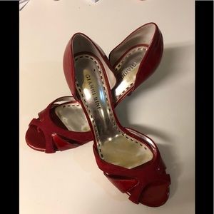 Giani Bini red patent leather peep toe heels